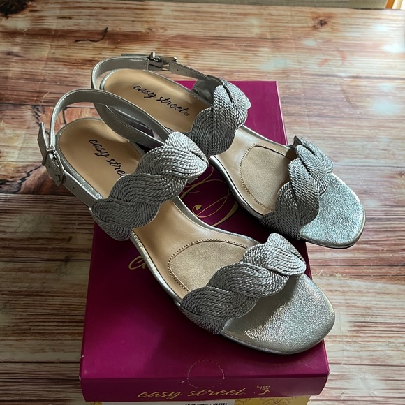 Easy Street Silver Shimmering Braided Charee Sandals 9 1/2M - Picture 1 of 10